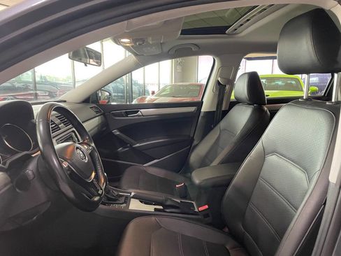 Used 2019 Volkswagen Passat 2.0T Wolfsburg w/ Wheels & Sunroof Package image 14