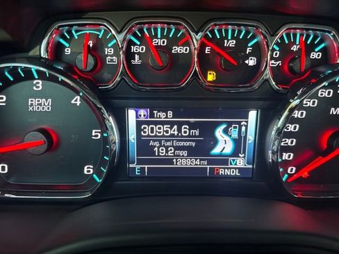 Used 2018 Chevrolet Tahoe LS w/ All-Season Package image 17