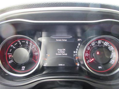 Used 2022 Dodge Challenger SXT image 15