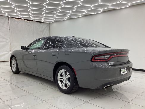 Used 2019 Dodge Charger SXT w/ Leather Interior Group image 12
