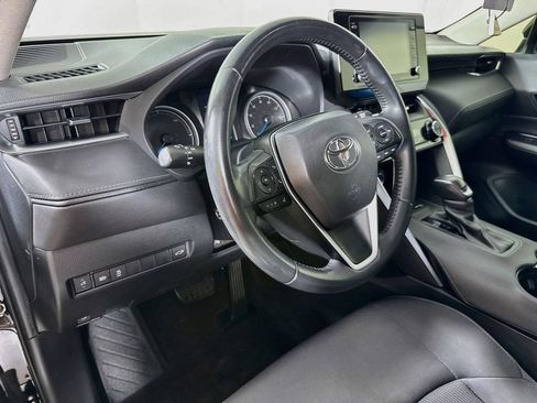 Used 2021 Toyota Venza LE w/ Carpet Mat Package (TMS) AWD/4WD image 9