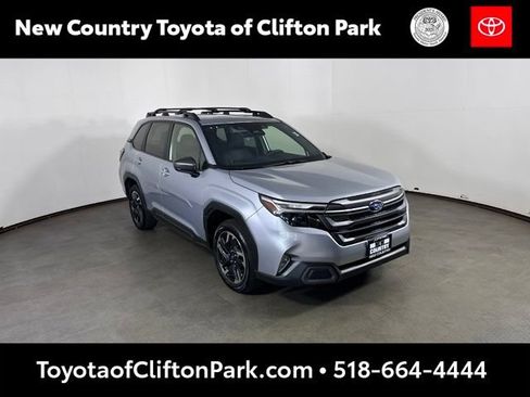 Used 2025 Subaru Forester Limited AWD/4WD image 1