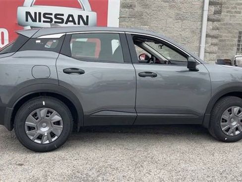 Used 2025 Nissan Kicks S image 3