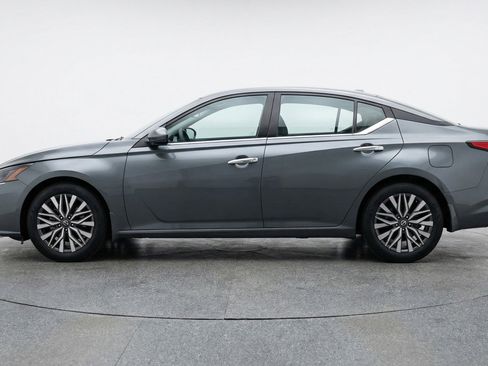 Used 2025 Nissan Altima 2.5 SV image 5
