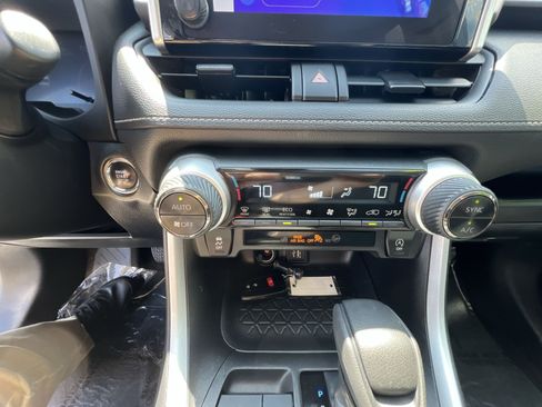 Used 2024 Toyota RAV4 XLE AWD/4WD image 20