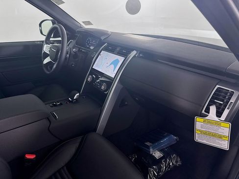 New 2025 Land Rover Discovery S AWD/4WD image 29