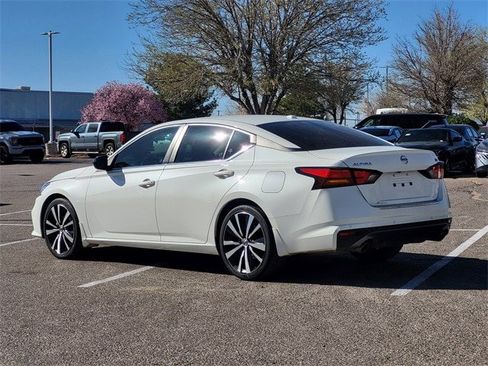Certified 2022 Nissan Altima 2.5 SR image 3