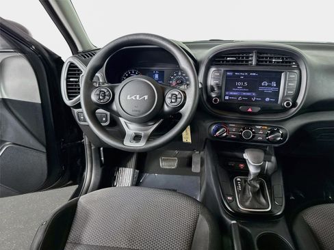 Certified 2022 Kia Soul LX FWD image 21