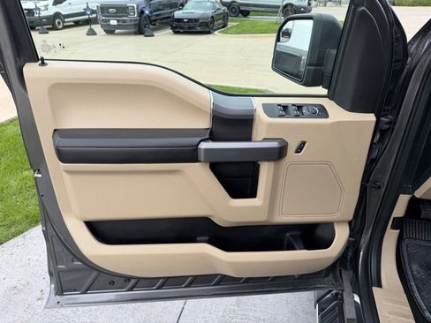 Used 2016 Ford F150 XLT w/ Equipment Group 302A Luxury image 8