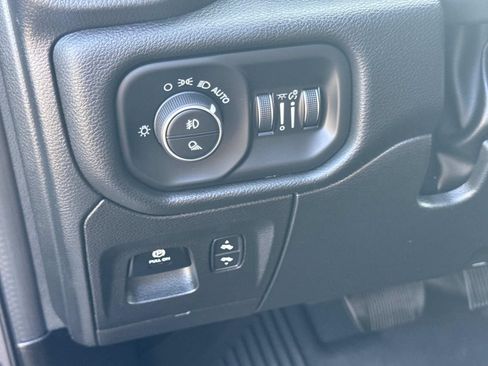 Used 2023 RAM 1500 Laramie AWD/4WD image 31