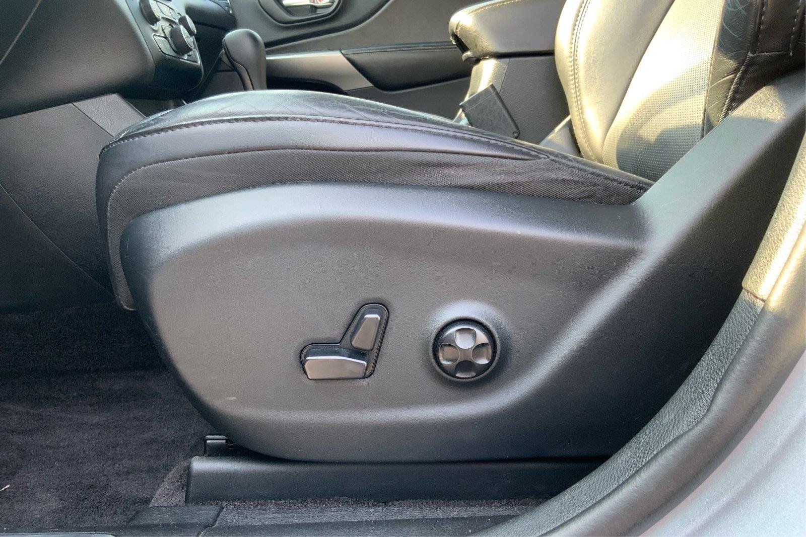 Used 2019 Jeep Cherokee Limited AWD/4WD image 17