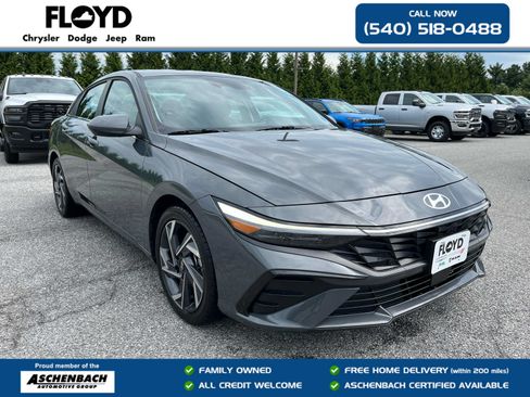 Used 2025 Hyundai Elantra SEL FWD image 1