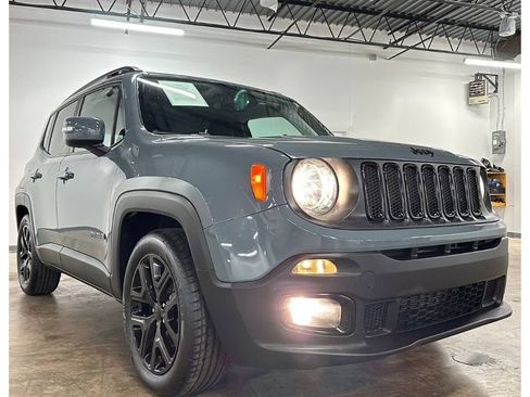 Used 2018 Jeep Renegade Altitude FWD image 6