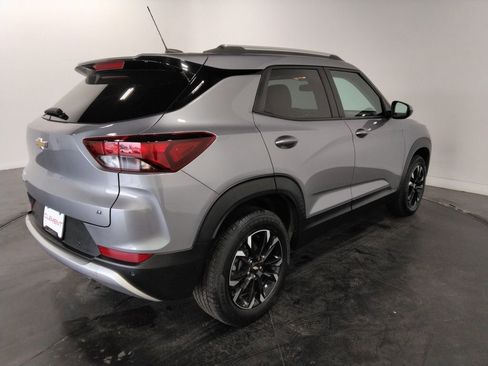 Used 2023 Chevrolet TrailBlazer LT w/ Sun and Liftgate Package image 5