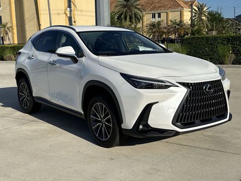 Used 2024 Lexus NX 250 FWD w/ Towing Package (2000 Lbs) image 12