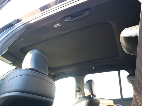 New 2025 Jeep Grand Cherokee Limited image 30