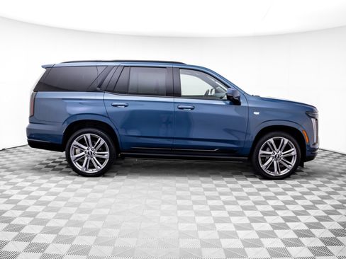 Certified 2026 Cadillac Escalade Platinum Sport AWD/4WD image 6