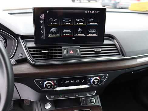 Used 2021 Audi Q5 e Premium w/ Convenience Package AWD/4WD image 33