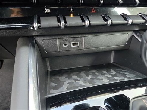 New 2026 GMC Canyon AT4 image 18