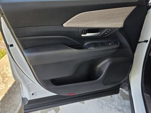 Certified 2024 Toyota Grand Highlander FWD image 34