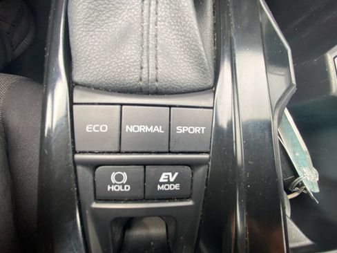 Used 2025 Toyota Camry LE FWD image 24