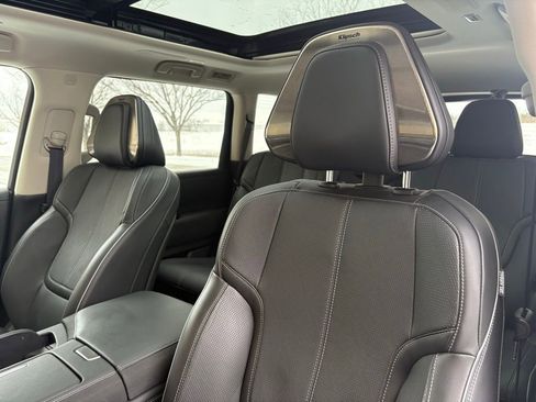 Used 2025 INFINITI QX80 Sensory image 28