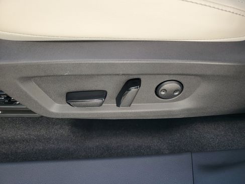 New 2026 Nissan Murano SL image 14