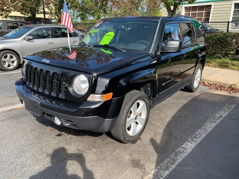 Used 2016 Jeep Patriot Latitude image 11