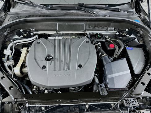 Used 2025 Volvo XC60 B5 Plus image 32