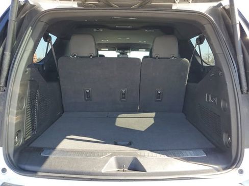 Used 2024 Chevrolet Suburban Premier image 10
