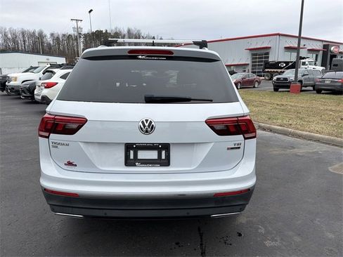 Used 2018 Volkswagen Tiguan SEL Premium image 5