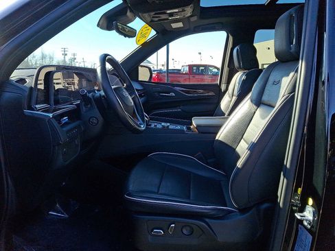 Used 2023 Cadillac Escalade Premium Luxury image 15