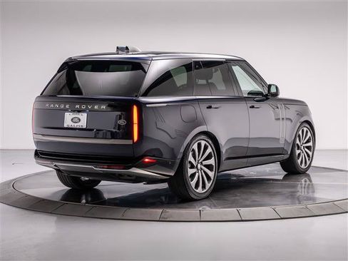 Used 2023 Land Rover Range Rover SE AWD/4WD image 5