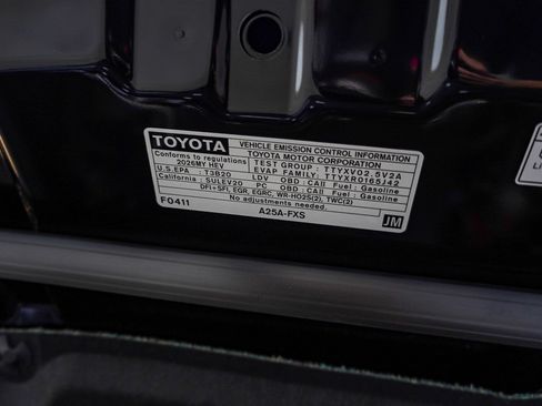 New 2026 Toyota Camry Hybrid FWD image 14