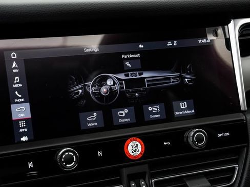 Certified 2026 Porsche Macan AWD/4WD image 17