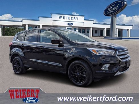 Used 2019 Ford Escape SE image 1