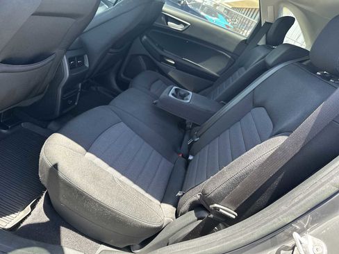 Used 2021 Ford Edge SE FWD image 25