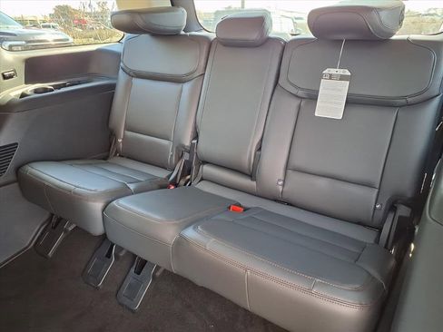 New 2025 Ford Expedition Active image 19