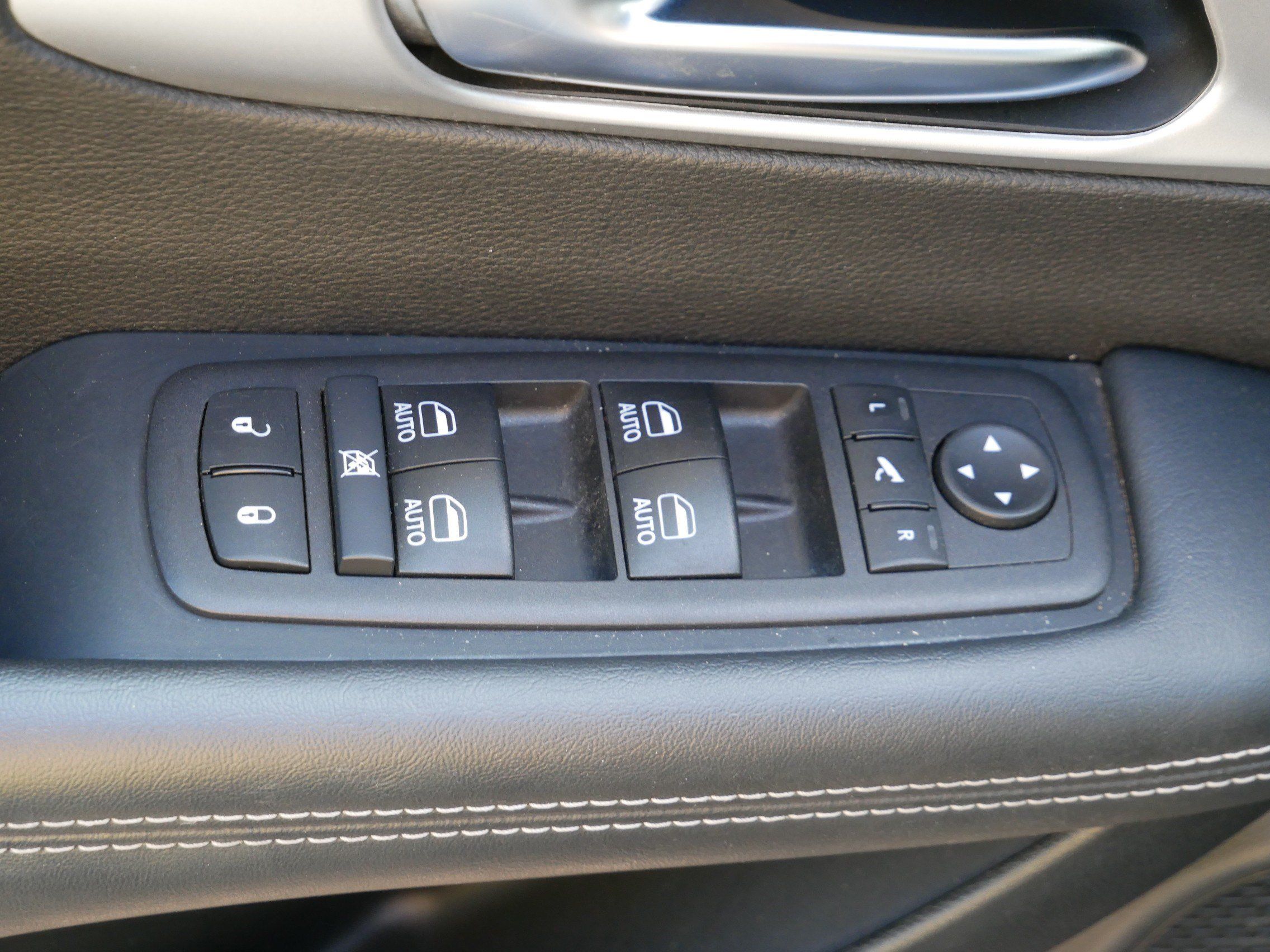 Used 2026 Chrysler Pacifica Limited w/ S Appearance Package FWD image 20