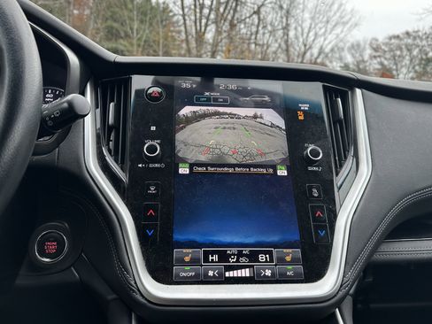 Used 2020 Subaru Outback Limited image 4