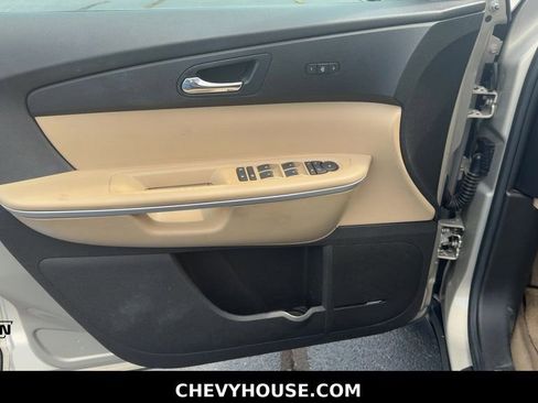 Used 2011 GMC Acadia SLT FWD image 11