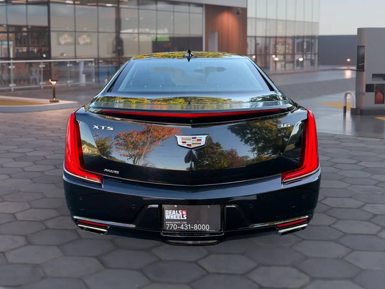 Used 2018 Cadillac XTS Luxury AWD/4WD image 4