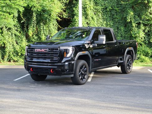 Used 2024 GMC Sierra 2500 AT4 w/ AT4 Premium Plus Package AWD/4WD image 5