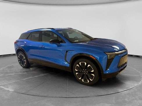 Used 2024 Chevrolet Blazer EV RS AWD/4WD image 2