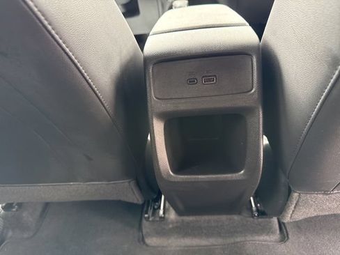 Used 2025 Chevrolet Trax LT w/ LT Convenience Package FWD image 31