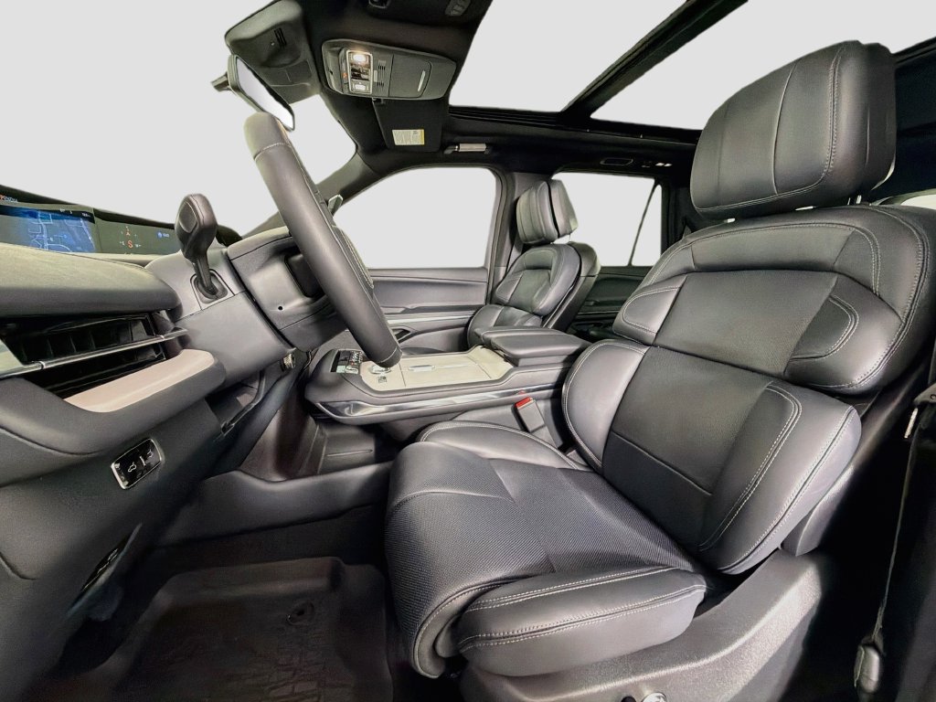New 2025 Lincoln Navigator Reserve w/ Jet Appearance Package AWD/4WD image 22