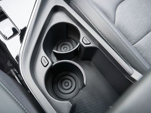 Used 2023 Kia Niro SX Touring image 31