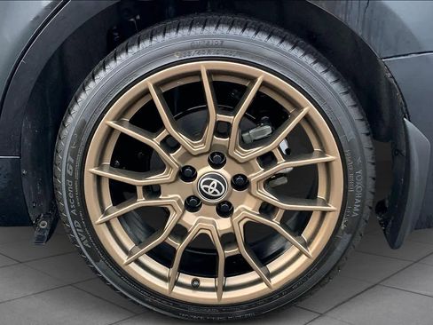 Used 2023 Toyota Camry SE image 11