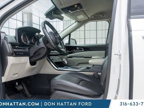 Used 2022 Kia Carnival SX FWD image 3