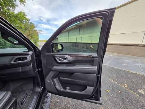 Used 2024 Chevrolet Tahoe Z71 w/ Z71 Off-Road Package AWD/4WD image 25